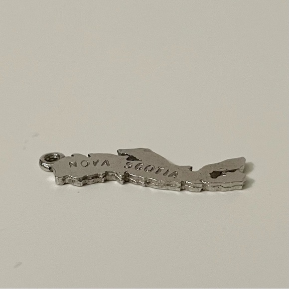 Vintage Sterling Silver Charm Pendant Nova Scotia Canada Travel - Picture 3 of 9
